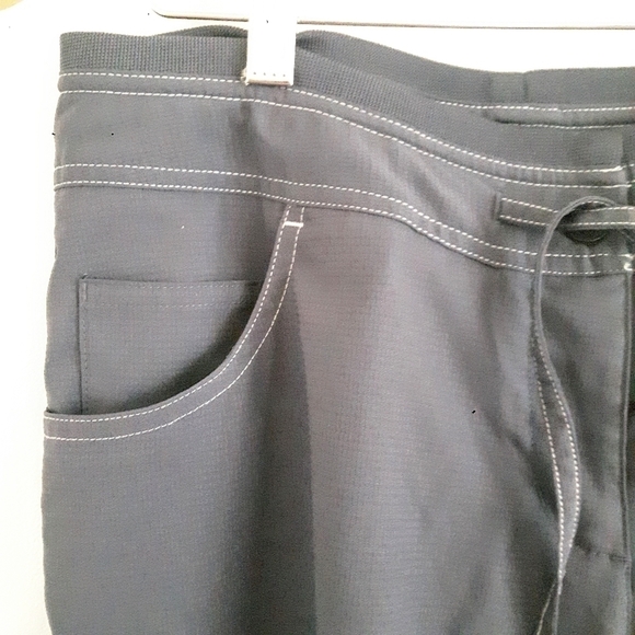 2/$35 Sale Climalite ADIDAS athletic/hiking cropped pants. Like New Sz 6  Bl/Gry - Picture 3 of 12